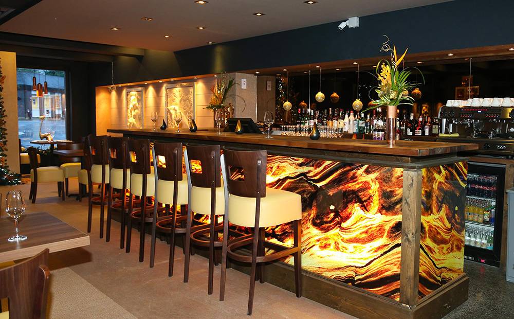 Ghế bar ở quầy bar